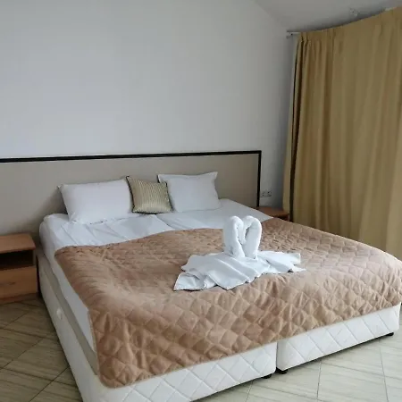 Thermal Seven Seasons Hotel 2*