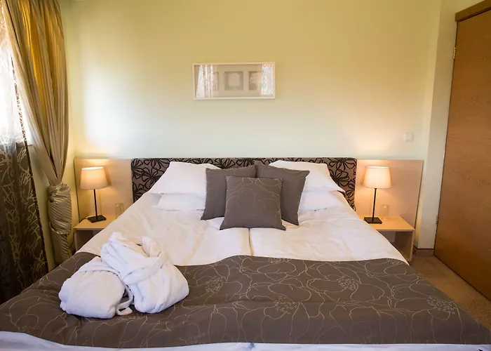 מלון Thermal Seven Seasons