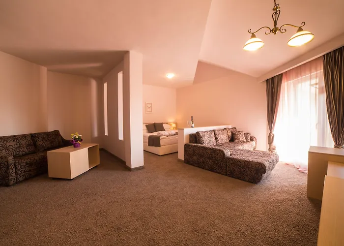 Thermal Seven Seasons מלון 2*